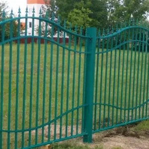 Металлические заборы — простые формы