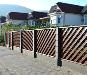 Забор из металлического штакетника диагональный