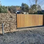 коричневый забор