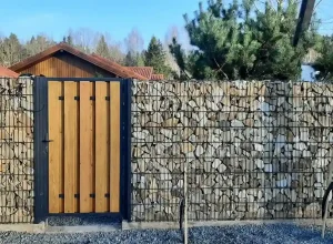 коричневый забор